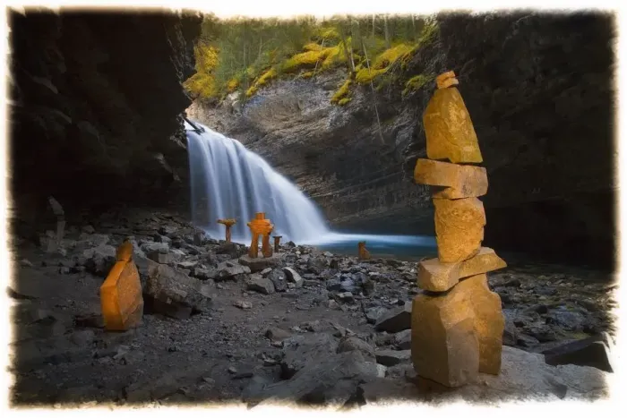 Framed Print : Inukshuks at Johnston Canyon in Banff Framed Print : Inukshuks at Johnston Canyon in Banff