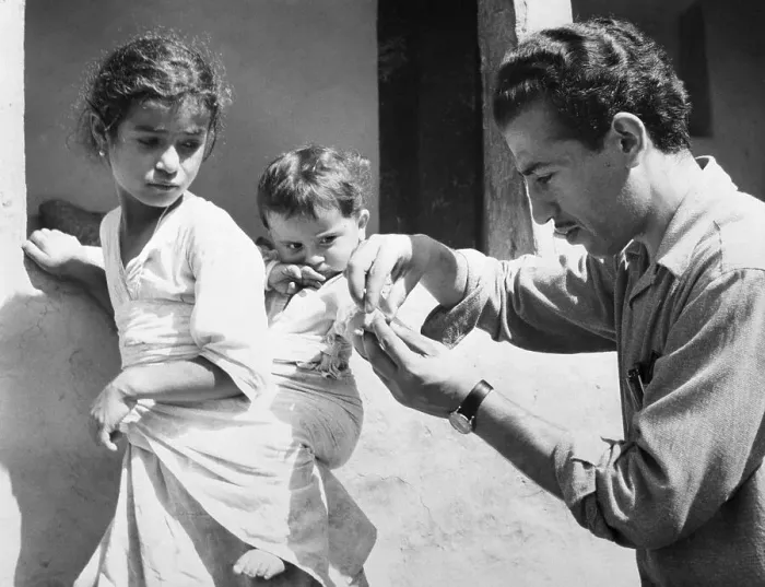 Framed Print : Iranian Children Getting Tested for Malaria