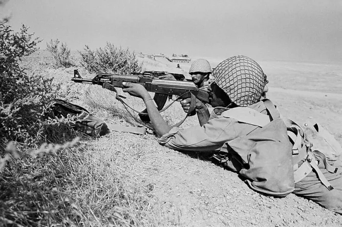 Framed Print : Iraqi Soldiers Taking Aim