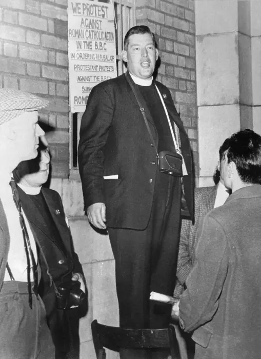 Framed Print : Irish Activist and Clergyman Ian Paisley Speaking to Crowd Framed Print : Irish Activist and Clergyman Ian Paisley Speaking to Crowd