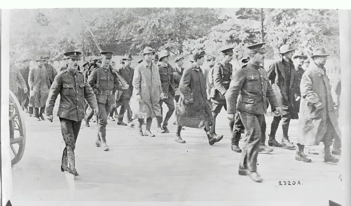 Framed Print : Irish Prisoners Being Taken During Sinn Fein Revolt in Dublin Framed Print : Irish Prisoners Being Taken During Sinn Fein Revolt in Dublin