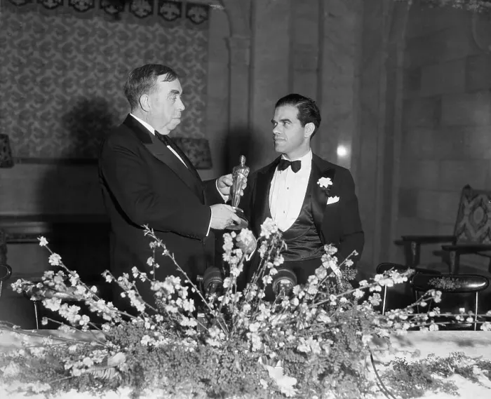 Framed Print : Irvine Cobb Gives Oscar to Frank Capra Framed Print : Irvine Cobb Gives Oscar to Frank Capra