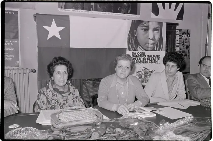 Framed Print : Isabel Allende and Mother with Giancarla Codrignani Framed Print : Isabel Allende and Mother with Giancarla Codrignani