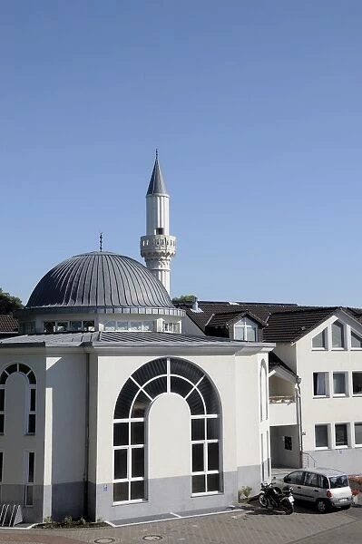 Islamic Mosque, mosque with a minaret, Gronau, Bergisch Gladbach, North Rhine-Westphalia, Germany, Europe