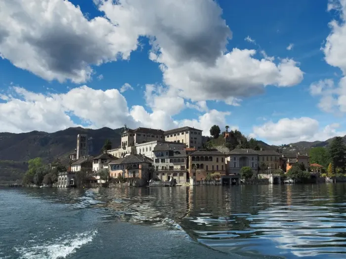 Framed Print : Island Of San Giulio On Lake Orta, Northern Italy Framed Print : Island Of San Giulio On Lake Orta, Northern Italy