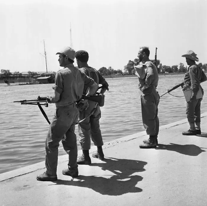 Framed Print : Israeli Soldiers Looking Across Suez Canal Framed Print : Israeli Soldiers Looking Across Suez Canal