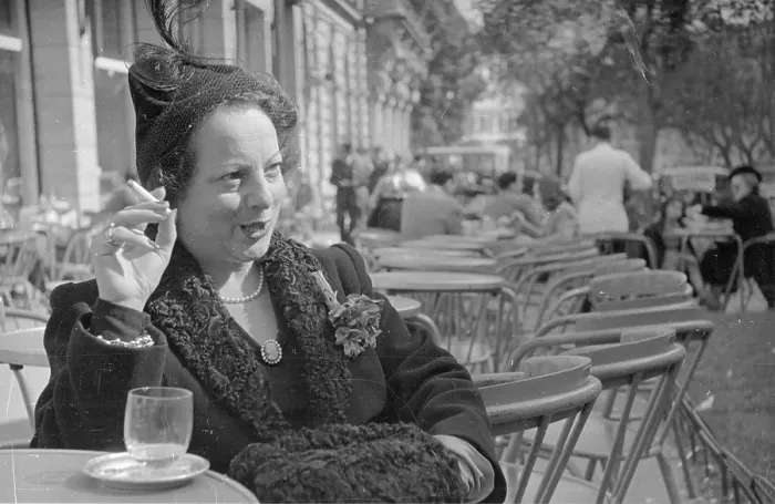 Framed Print : Italian Cafe Drinker