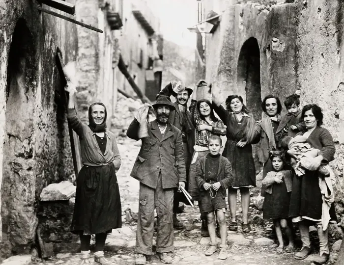 Framed Print : Italians Welcome US Troops