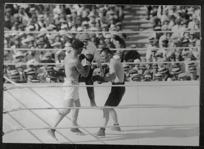 Framed Print : Jack Dempsey Boxing Tommy Gibbons Framed Print : Jack Dempsey Boxing Tommy Gibbons