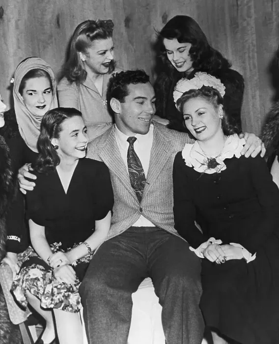 Framed Print : Jack Graf With Five Sub-Debutantes Framed Print : Jack Graf With Five Sub-Debutantes