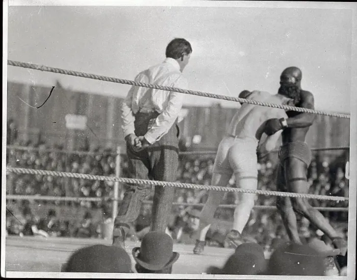 Framed Print : Jack Johnson in the Ring with Jim Flynn Framed Print : Jack Johnson in the Ring with Jim Flynn