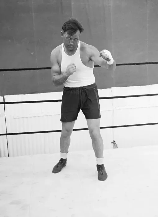 Framed Print : Jack Sharkey Trains For Phil Scott Bout Framed Print : Jack Sharkey Trains For Phil Scott Bout