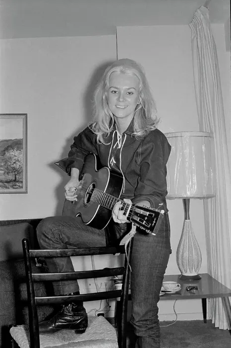 Framed Print : Jackie DeShannon Framed Print : Jackie DeShannon