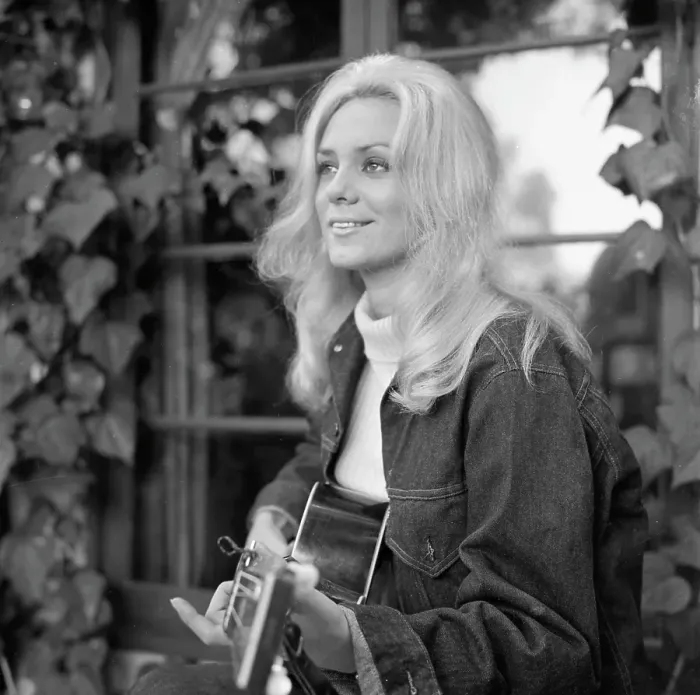 Framed Print : Jackie DeShannon Portrait Session Framed Print : Jackie DeShannon Portrait Session