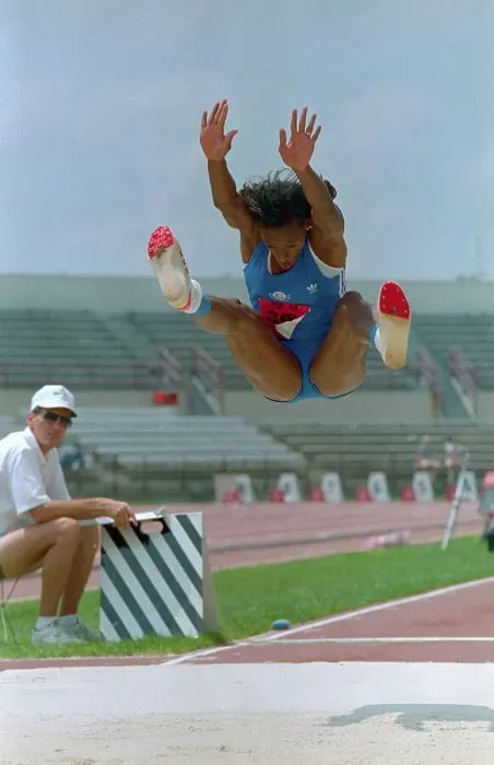 Framed Print : Jackie Joyner-Kersee Breaking Long Jump Record Framed Print : Jackie Joyner-Kersee Breaking Long Jump Record