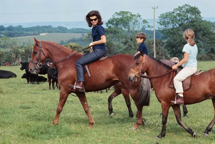 Framed Print : Jackie Kennedy with Her Children Riding Horses Framed Print : Jackie Kennedy with Her Children Riding Horses