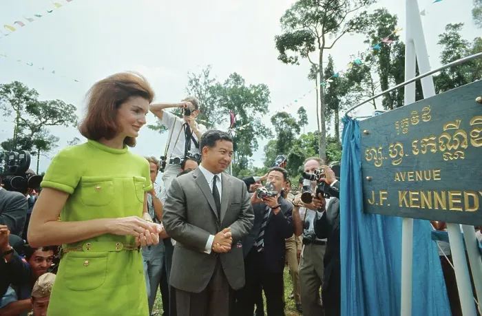 Framed Print : Jackie Kennedy and Norodom Sihanouk Unveiling Plaque Framed Print : Jackie Kennedy and Norodom Sihanouk Unveiling Plaque