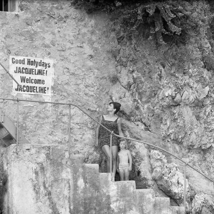 Framed Print : Jacqueline Bouvier Kennedy and Daughter on Steps Near Beach Framed Print : Jacqueline Bouvier Kennedy and Daughter on Steps Near Beach