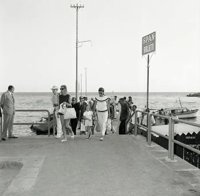 Framed Print : Jacqueline Bouvier Kennedy Onassis and Daughter Caroline Being Escorted Near Dock Framed Print : Jacqueline Bouvier Kennedy Onassis and Daughter Caroline Being Escorted Near Dock