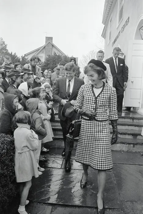 Framed Print : Jacqueline and John Kennedy Smiling to Youngsters Framed Print : Jacqueline and John Kennedy Smiling to Youngsters