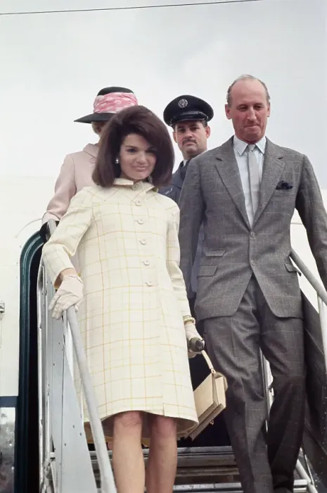 Framed Print : Jacqueline Kennedy Arriving in Spain Framed Print : Jacqueline Kennedy Arriving in Spain
