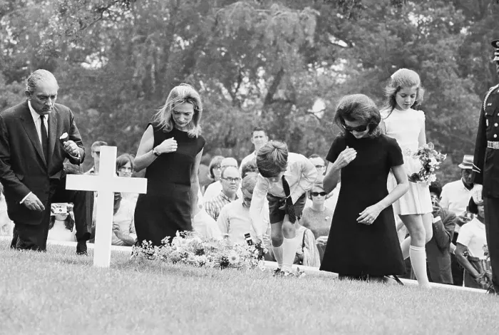 Framed Print : Jacqueline Kennedy and Children at Gravesite of the Late President Kennedy Framed Print : Jacqueline Kennedy and Children at Gravesite of the Late President Kennedy