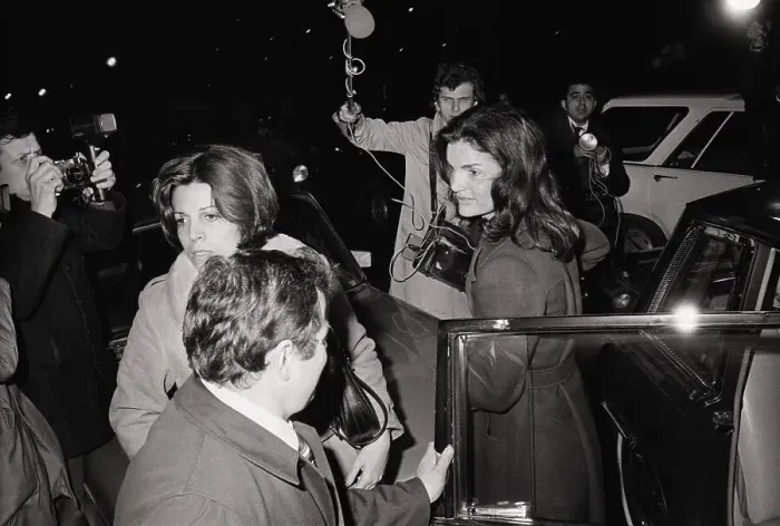Framed Print : Jacqueline Kennedy And Daughter W / Press Framed Print : Jacqueline Kennedy And Daughter W / Press