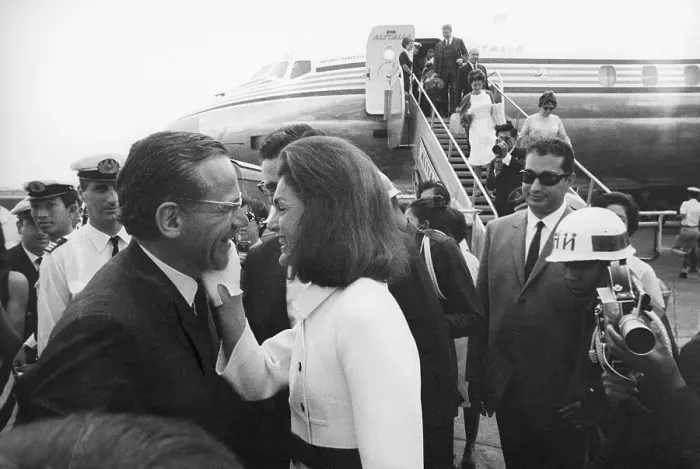 Framed Print : Jacqueline Kennedy Being Greeted by Charles Bartlett in Thailand Framed Print : Jacqueline Kennedy Being Greeted by Charles Bartlett in Thailand