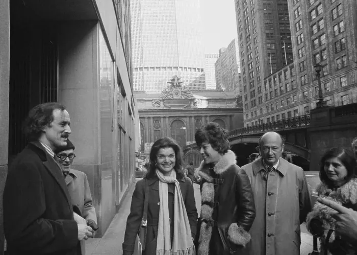 Framed Print : Jacqueline Kennedy Onassis with Bess Myerson Framed Print : Jacqueline Kennedy Onassis with Bess Myerson
