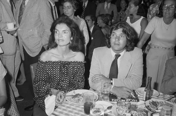 Framed Print : Jacqueline Kennedy Onassis and Jann Wenner Framed Print : Jacqueline Kennedy Onassis and Jann Wenner