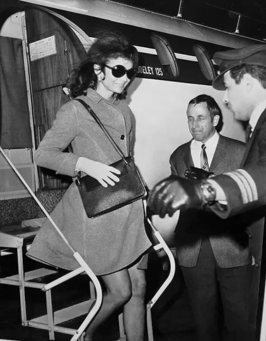 Framed Print : Jacqueline Kennedy Onassis Leaving Airplane Framed Print : Jacqueline Kennedy Onassis Leaving Airplane