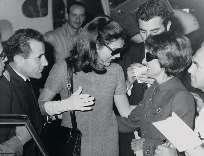 Framed Print : Jacqueline Kennedy Onassis talking with Mrs. Artemis Garufalides Framed Print : Jacqueline Kennedy Onassis talking with Mrs. Artemis Garufalides