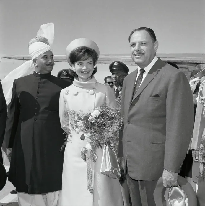 Framed Print : Jacqueline Kennedy in Pakistan Framed Print : Jacqueline Kennedy in Pakistan