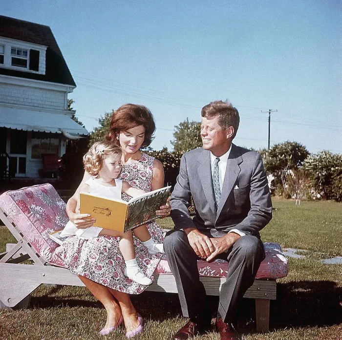 Framed Print : Jacqueline Kennedy Reading to Her Daughter Caroline Framed Print : Jacqueline Kennedy Reading to Her Daughter Caroline