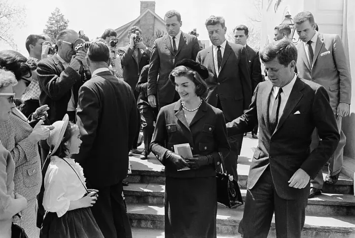 Framed Print : Jacqueline Kennedy Smiling at a Young Girl Framed Print : Jacqueline Kennedy Smiling at a Young Girl