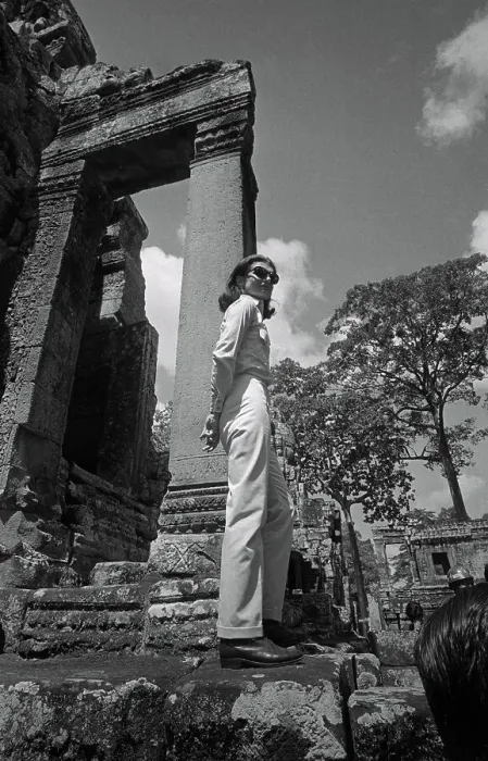 Framed Print : Jacqueline Kennedy Touring Cambodia's Ancient Ruins