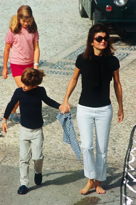 Framed Print : Jacqueline Kennedy Walking with Her Children Framed Print : Jacqueline Kennedy Walking with Her Children
