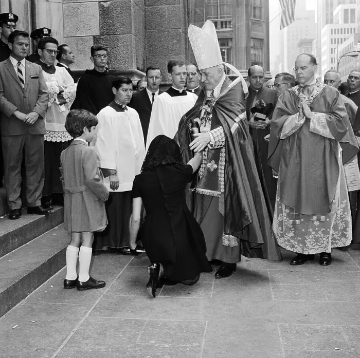 Framed Print : Jacqueline Onassis Kneeling Before Richard Cardinal