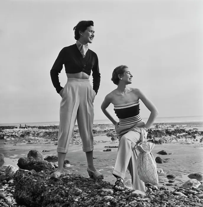Framed Print : Jaeger Beach Outfits