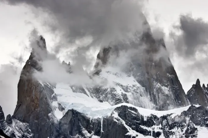 Framed Print : The jagged peaks of Mount Fitz Roy Massif Framed Print : The jagged peaks of Mount Fitz Roy Massif