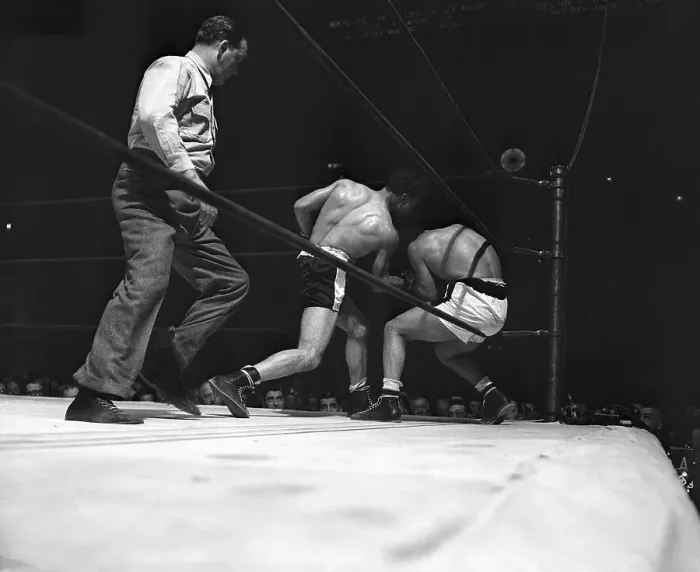 Framed Print : Jake La Motta Punched by Billy Fox