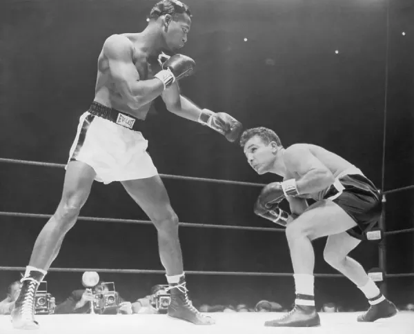 Jake LaMotta Jake LaMotta Avoiding Ray Robinson Punch Print, 2/14/1951. Art