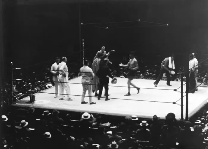 Framed Print : James Braddock Boxing Against Tommy Loughran Framed Print : James Braddock Boxing Against Tommy Loughran