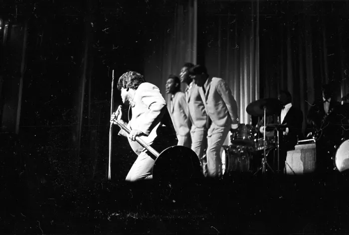 Framed Print : James Brown Live At The Apollo Framed Print : James Brown Live At The Apollo