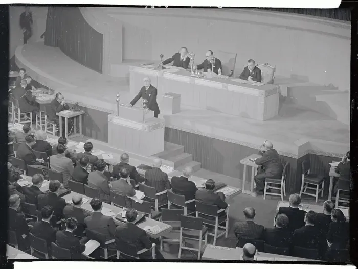 Framed Print : James Byrnes Addressing U.N Framed Print : James Byrnes Addressing U.N