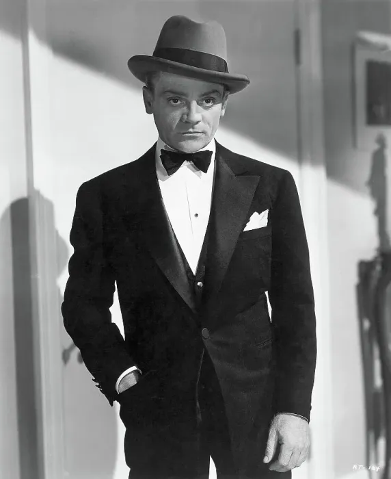Framed Print : James Cagney as Eddie Bartlett in The Roaring Twenties Framed Print : James Cagney as Eddie Bartlett in The Roaring Twenties
