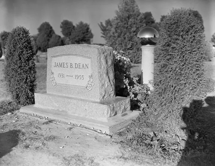 Framed Print : James Dean'S Headstone Framed Print : James Dean'S Headstone