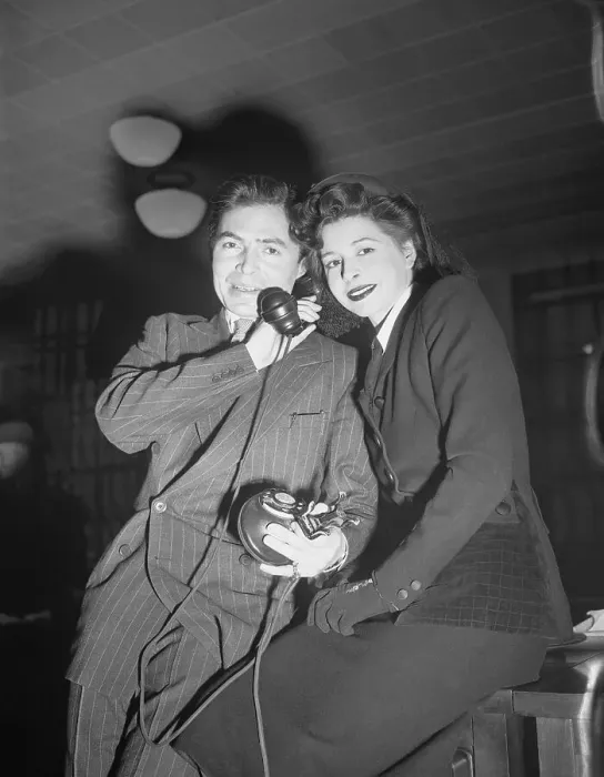 Framed Print : James Mason and Pamela Mason Framed Print : James Mason and Pamela Mason