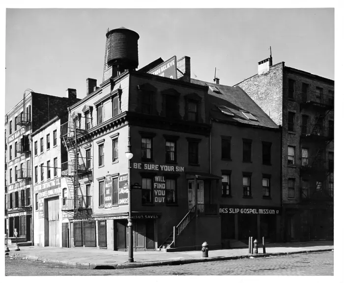 Framed Print : James Slip Gospel Mission In New York City, New York