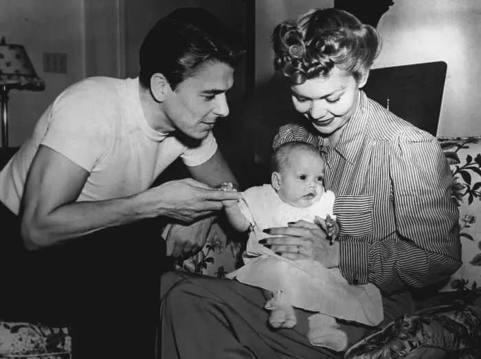Framed Print : Jane Wyman and Ronald Reagan with Daughter Maureen Framed Print : Jane Wyman and Ronald Reagan with Daughter Maureen